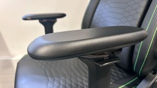 A close-up of the arm rests of the Razer Iskur 2.