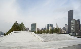 The park offers a brand new 12.5-acre waterfront public space with spectacular views of the Manhattan skyline.