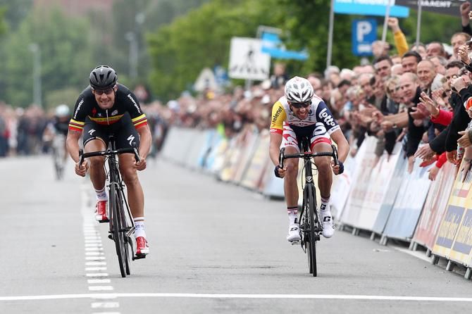 Tom Boonen (Omega Pharma-Quickstep) beats Kenny Dehaes (Lotto Belisol) for the win in Heistse PIjl