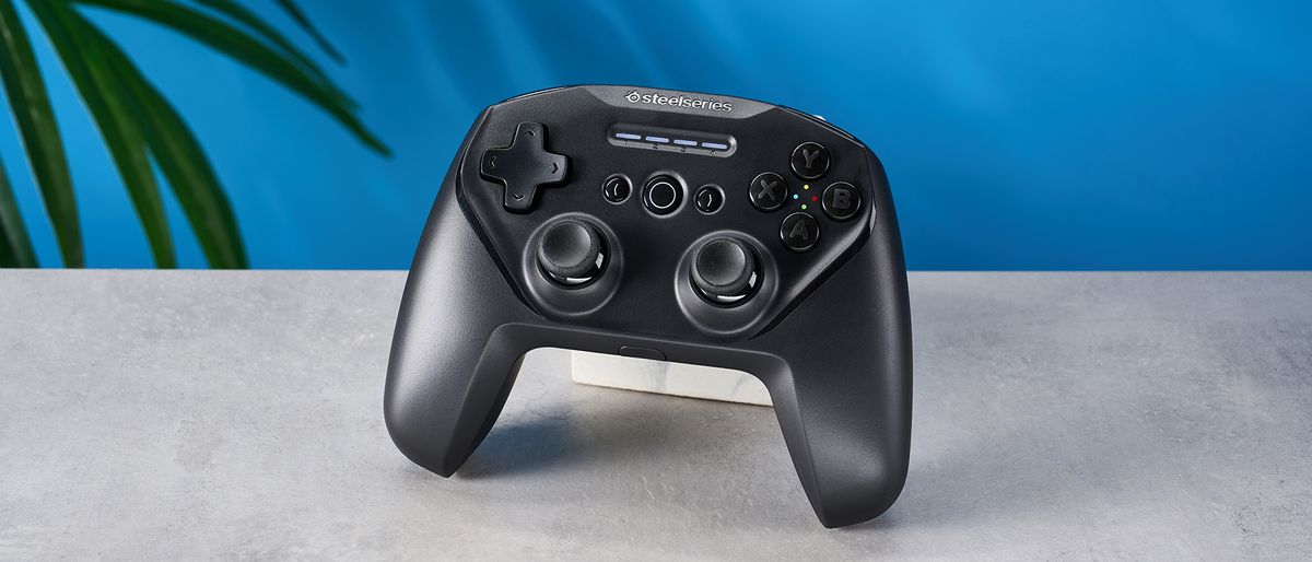 Photograph of the SteelSeries Stratus Duo controller