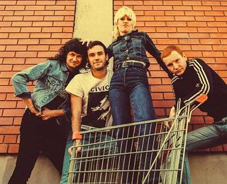 Amyl And The Sniffers