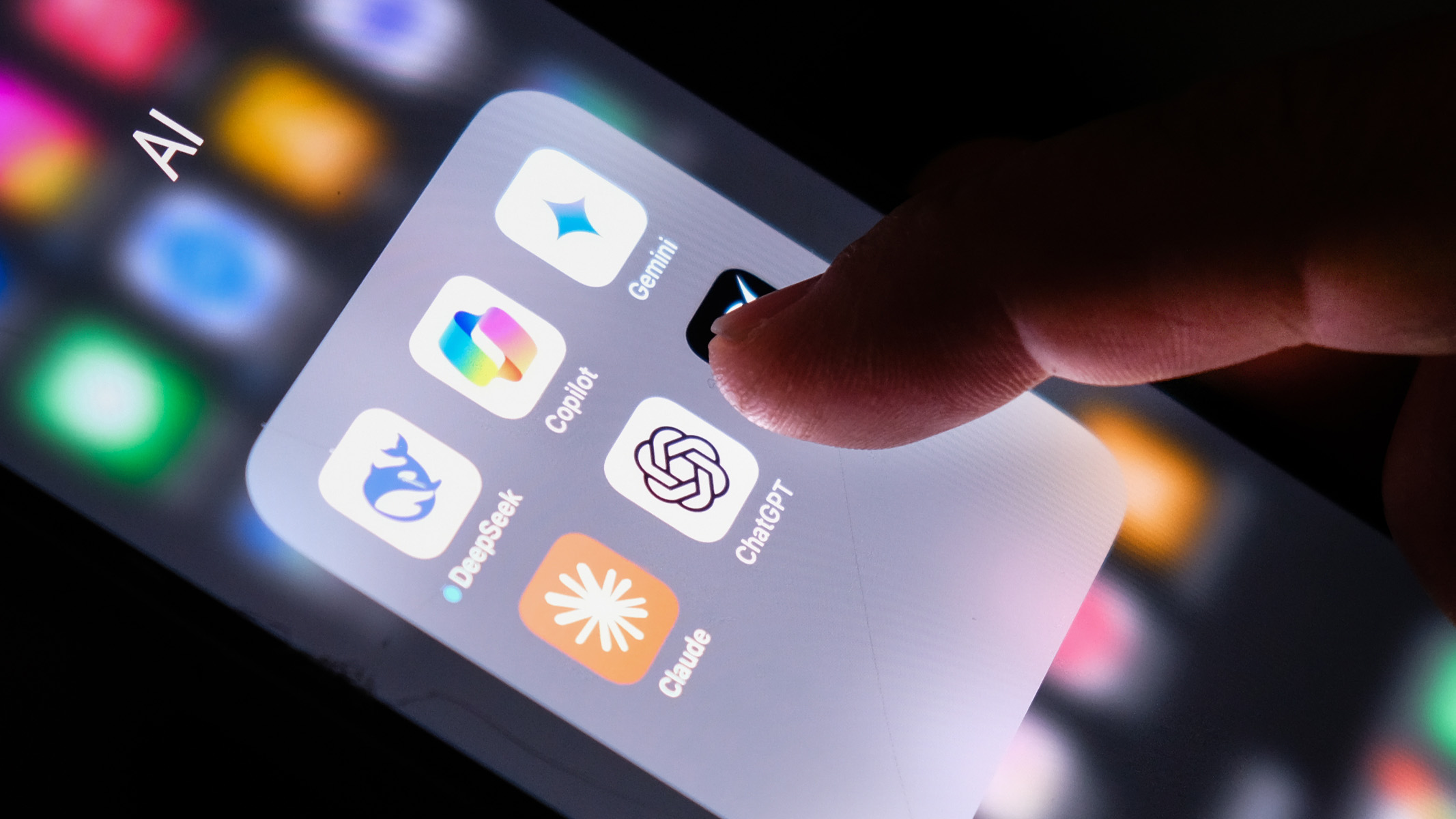 АИ апликације на екрану телефона