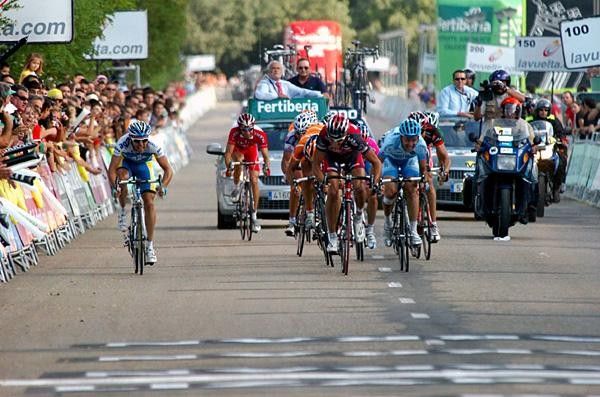 The sprint... for stage nine.