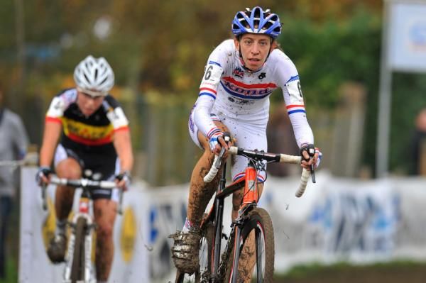 British champion Helen Wyman (Kona) leads Belgian champion Sanne Cant (BKCP - Powerplus).