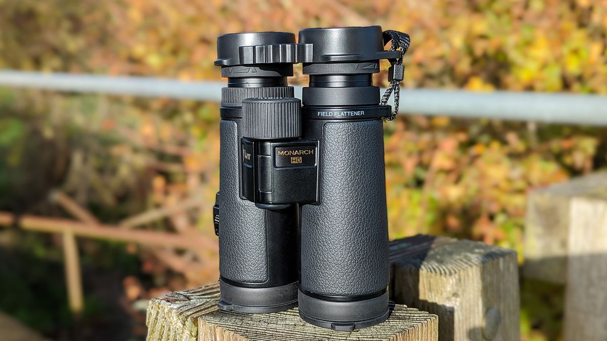 thumbnail interactive-video image 1 of Nikon Monarch 7 10x42 Binoculars - Refurbished - Waterproof Fogproof Roof Prism 1 of 3