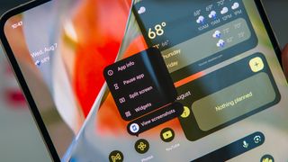 Split-screen prompt on Pixel 9 Pro Fold