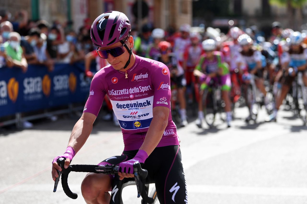 Giro Gallery