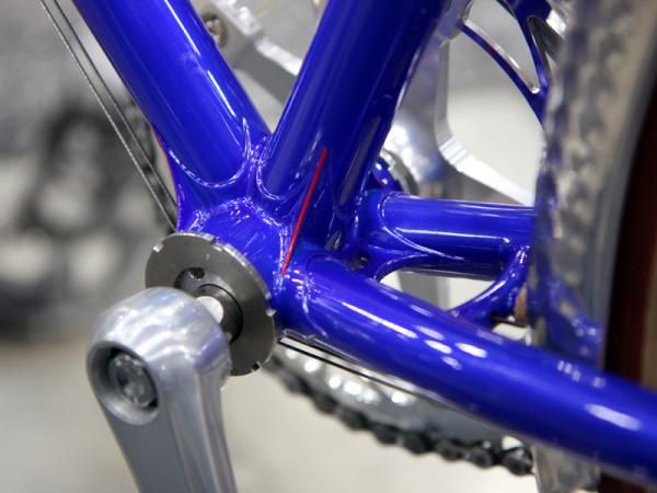 The webbed bottom bracket shell houses a special Phil Wood eccentric bearing setup that was developed especially for this project but may be sent into production.