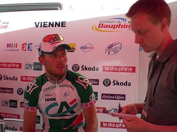 Norway's Thor Hushovd (Cr&eacute;dit Agricole) talks to the Norwegian press.