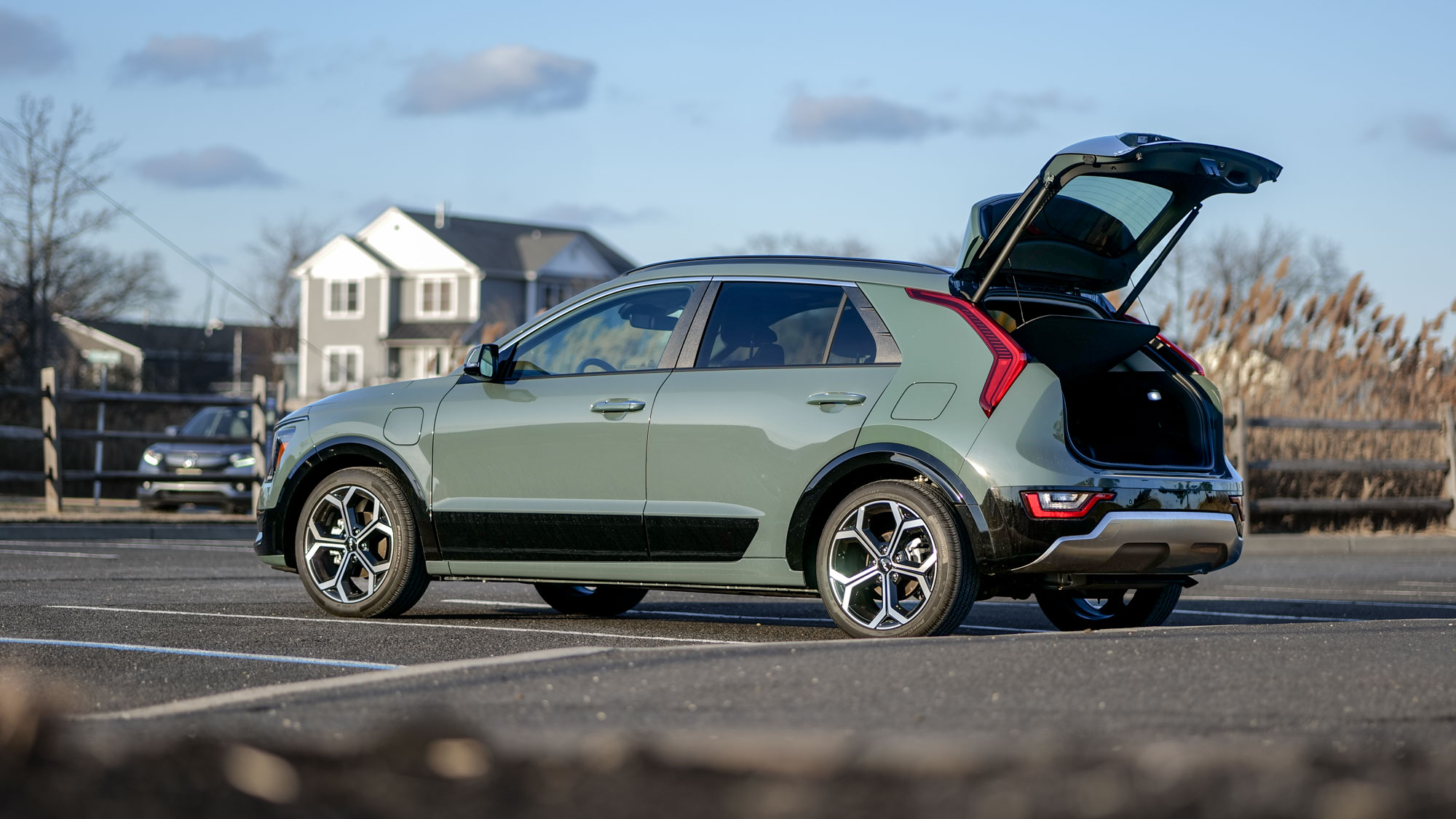 2024 Kia Niro PHEV SX Touring test drive review.