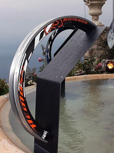 New customisation programs mean that consumers will now be able to choose between ten different decal colours for their Aeolus wheels from orange&hellip;