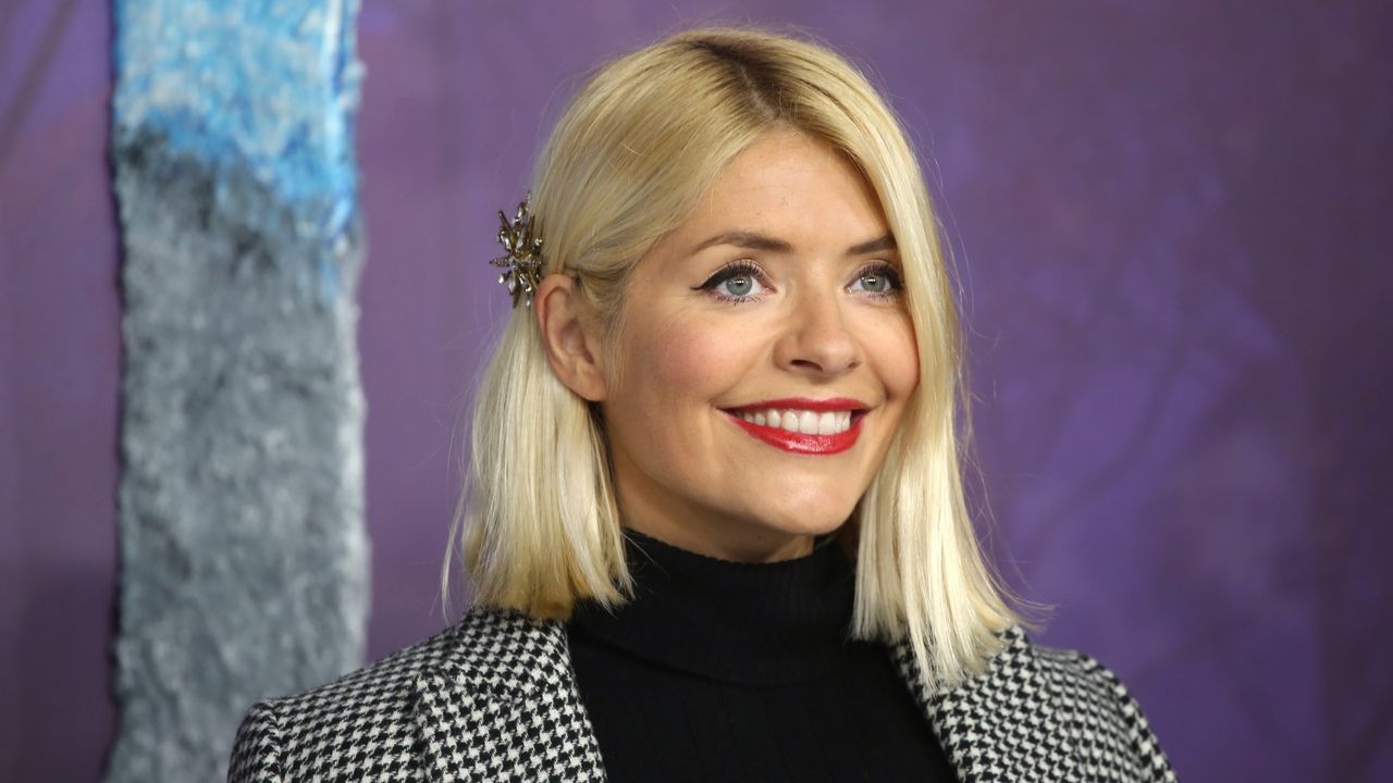 Holly Willoughby attends the &quot;Frozen 2&quot; European premiere at BFI Southbank on November 17, 2019 in London, England