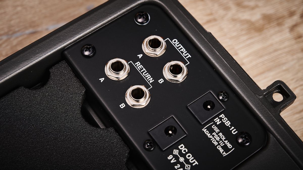 The output junction box of the Boss BCB-90X pedalboard