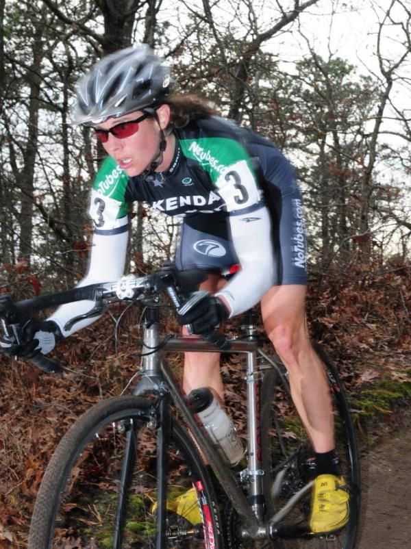 Mary McConneloug (Kenda-Seven-No Tubes) leading on the first lap