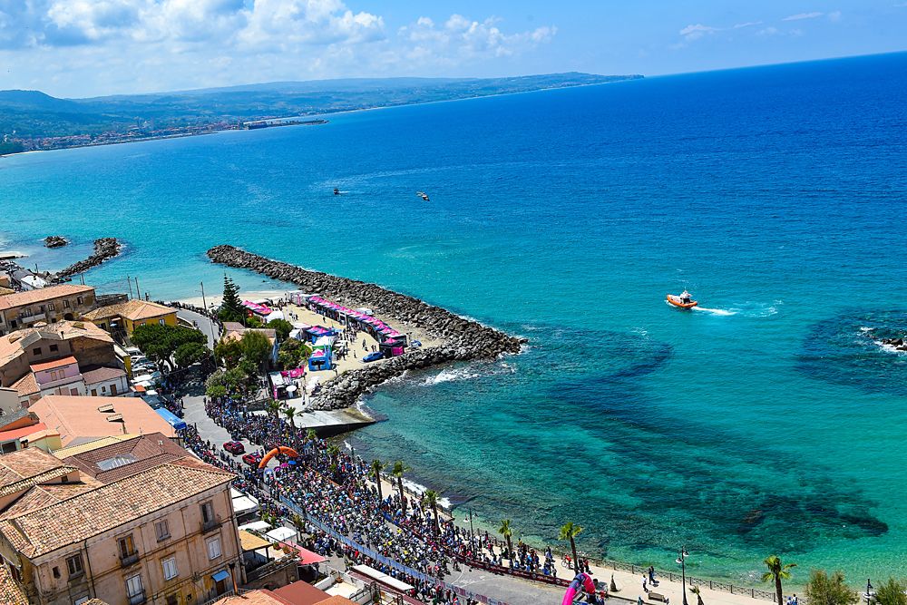 Beautiful coastal views from stage 7 of the Giro d'Italia