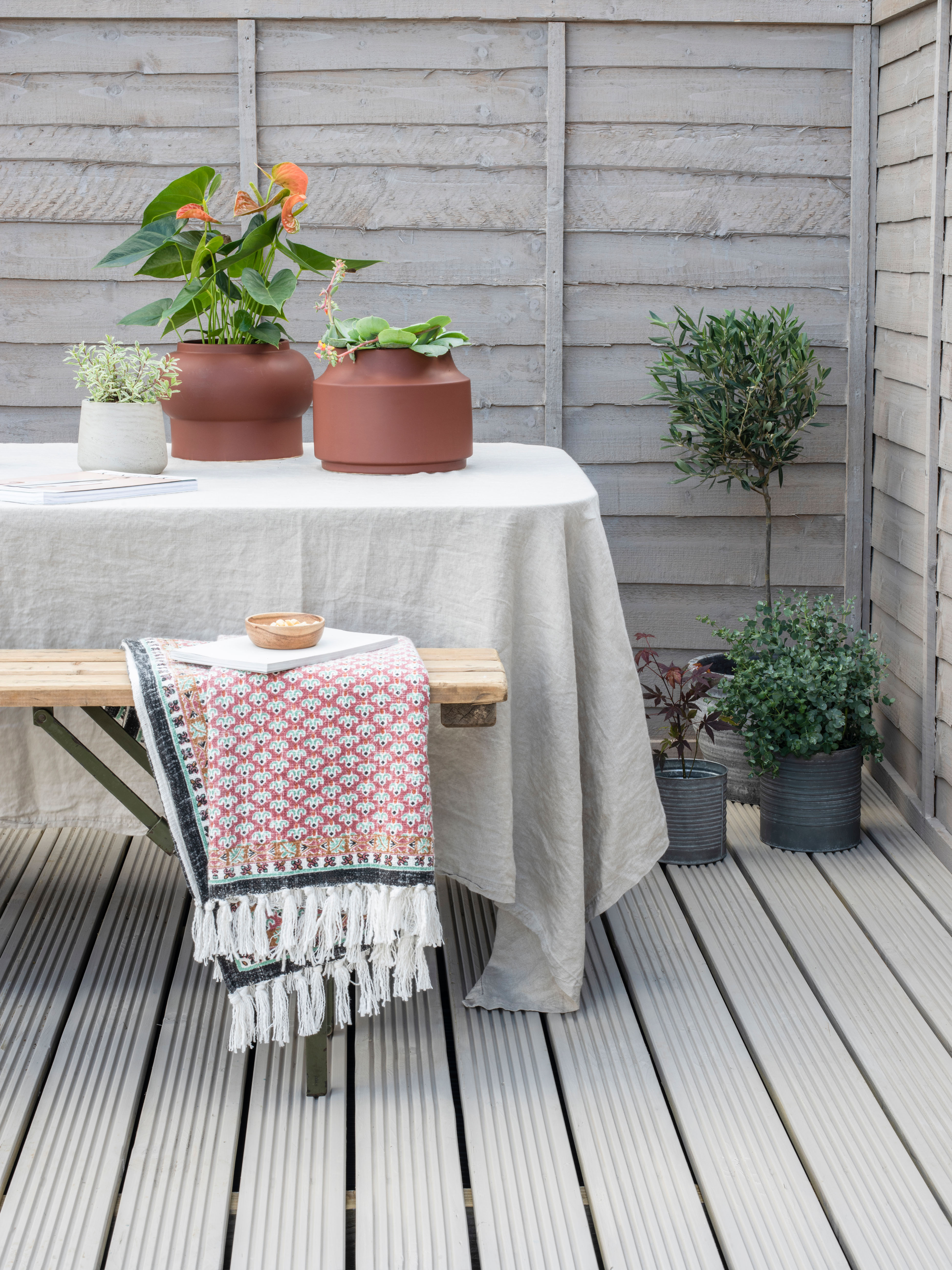 light decking and fencing in a garden