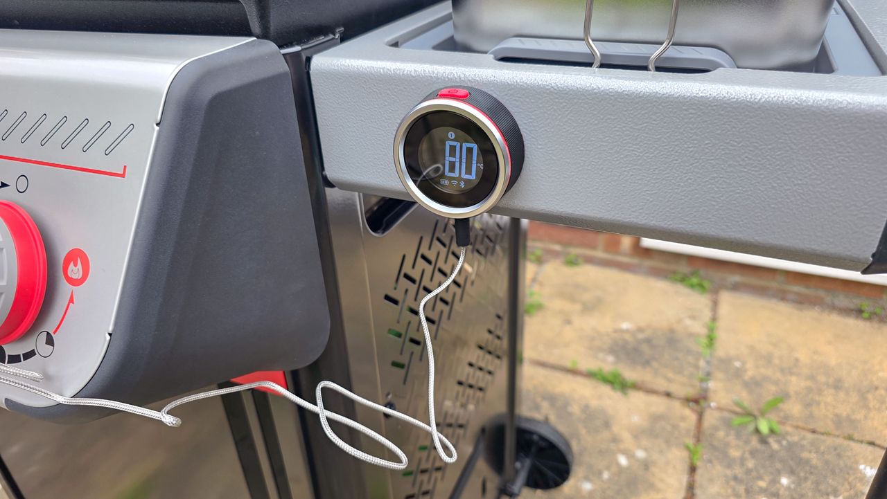 Weber Spirit EX325 design
