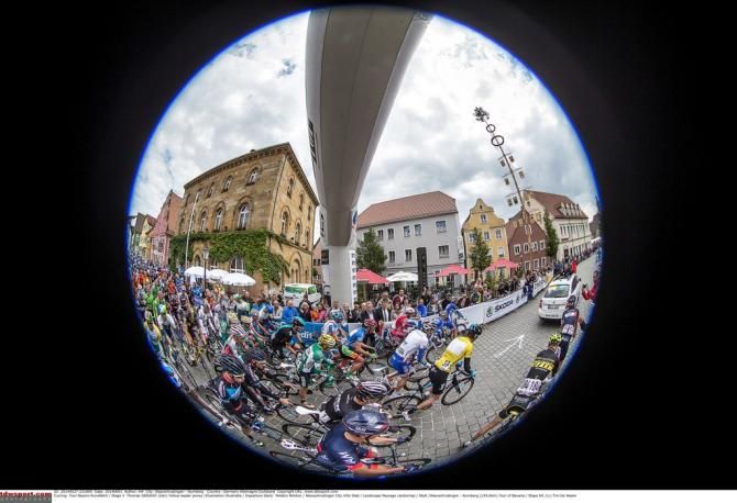 A fisheye view at the start of thestage