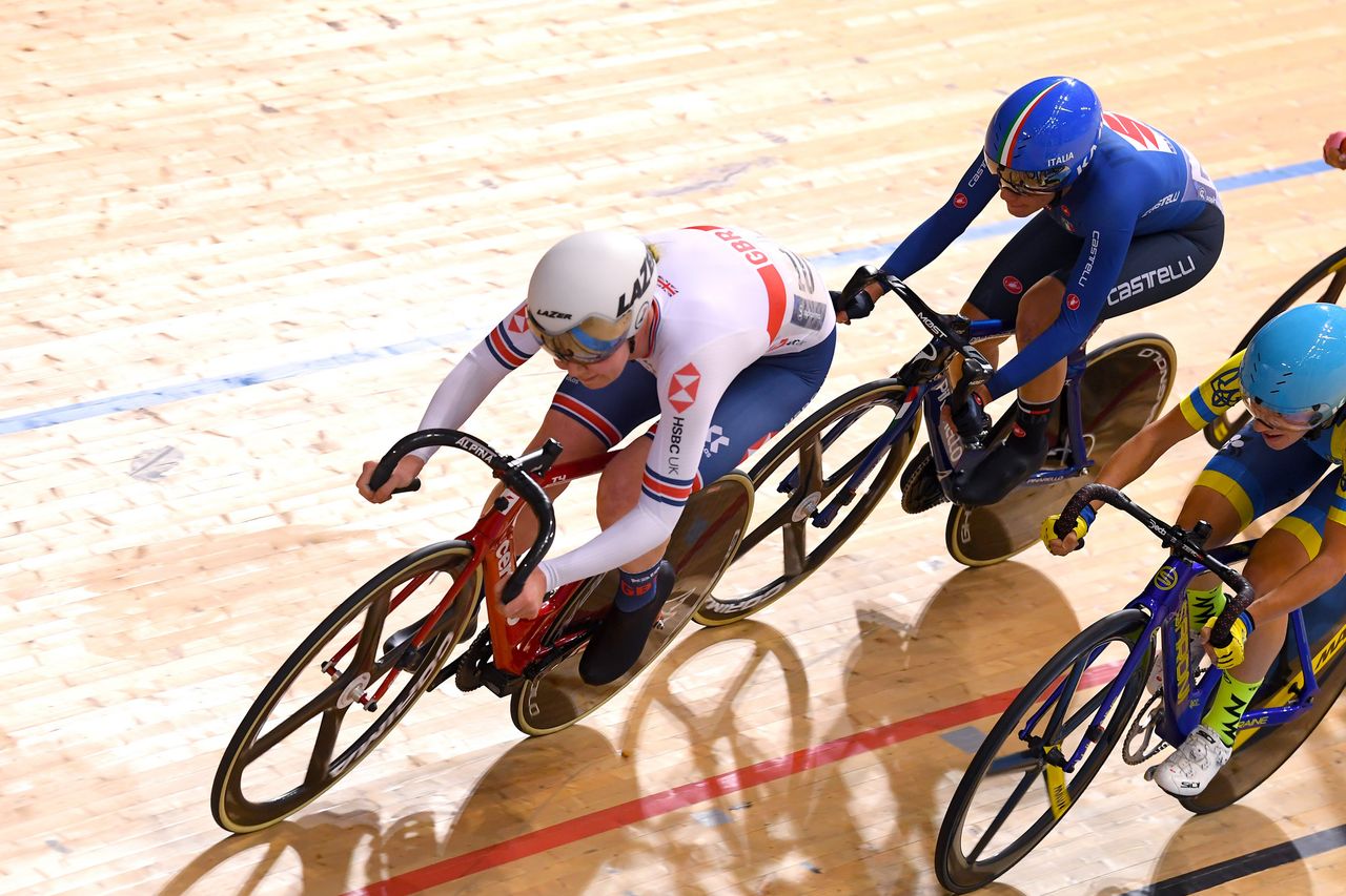 2020 UEC Track European Championships Plovdiv 4th Day 14112020 Points Race Women Kate Archbold Great Britain Silvia Zanardi Italy photo Dario BelingheriBettiniPhoto2020