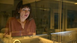 Auggie Salazar starts her nanofiber research again in a Oxford-based lab in Netflix's 3 Body Problem TV series