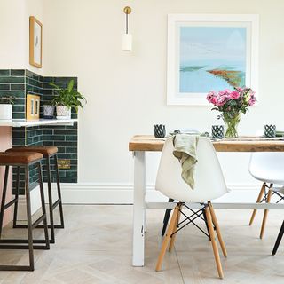 kitchen-diner with peninsula and dining table