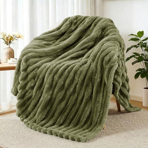 Fleece Throw Blanket (127x152cm, Olive Green)