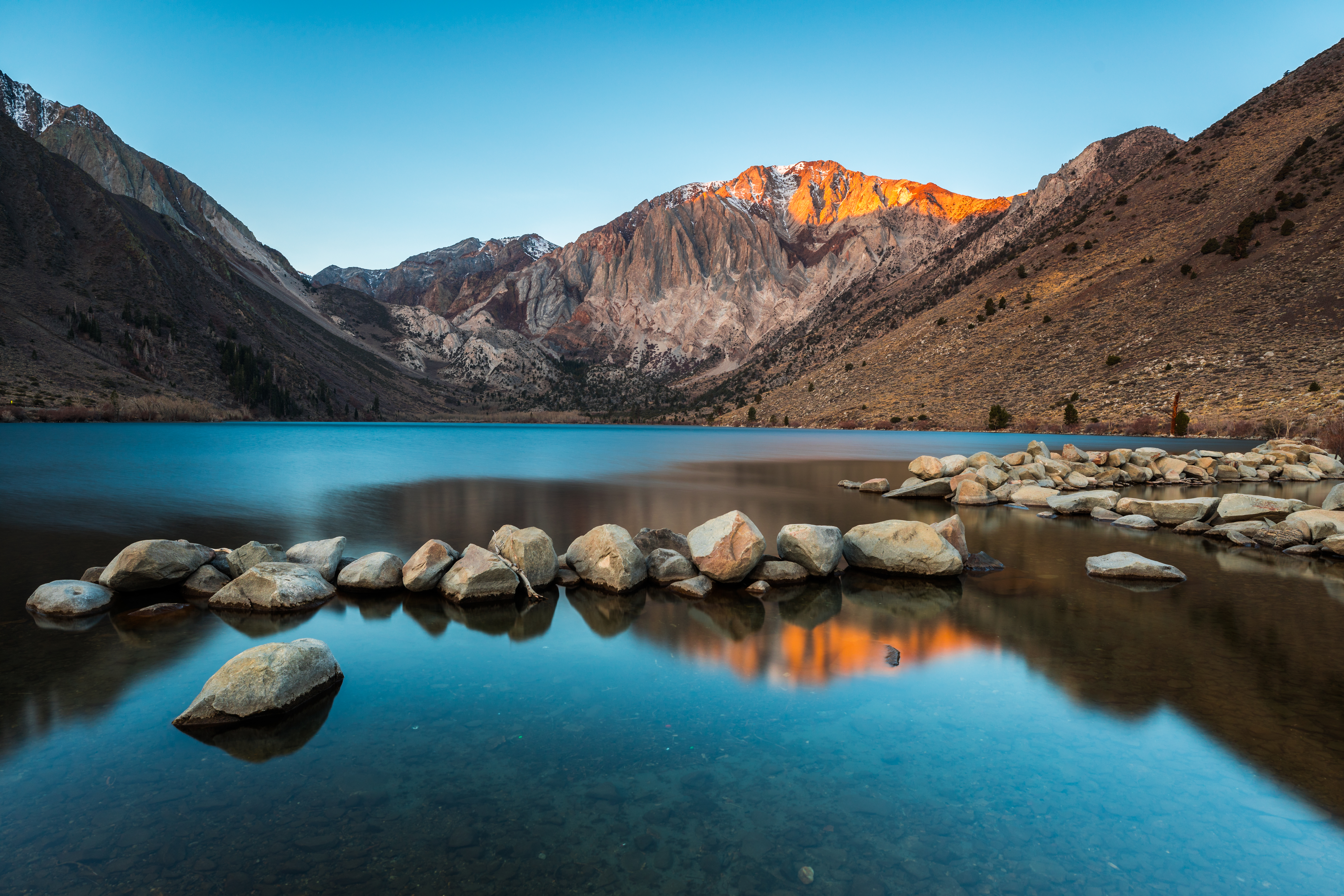 Convict Lake on a sunny day