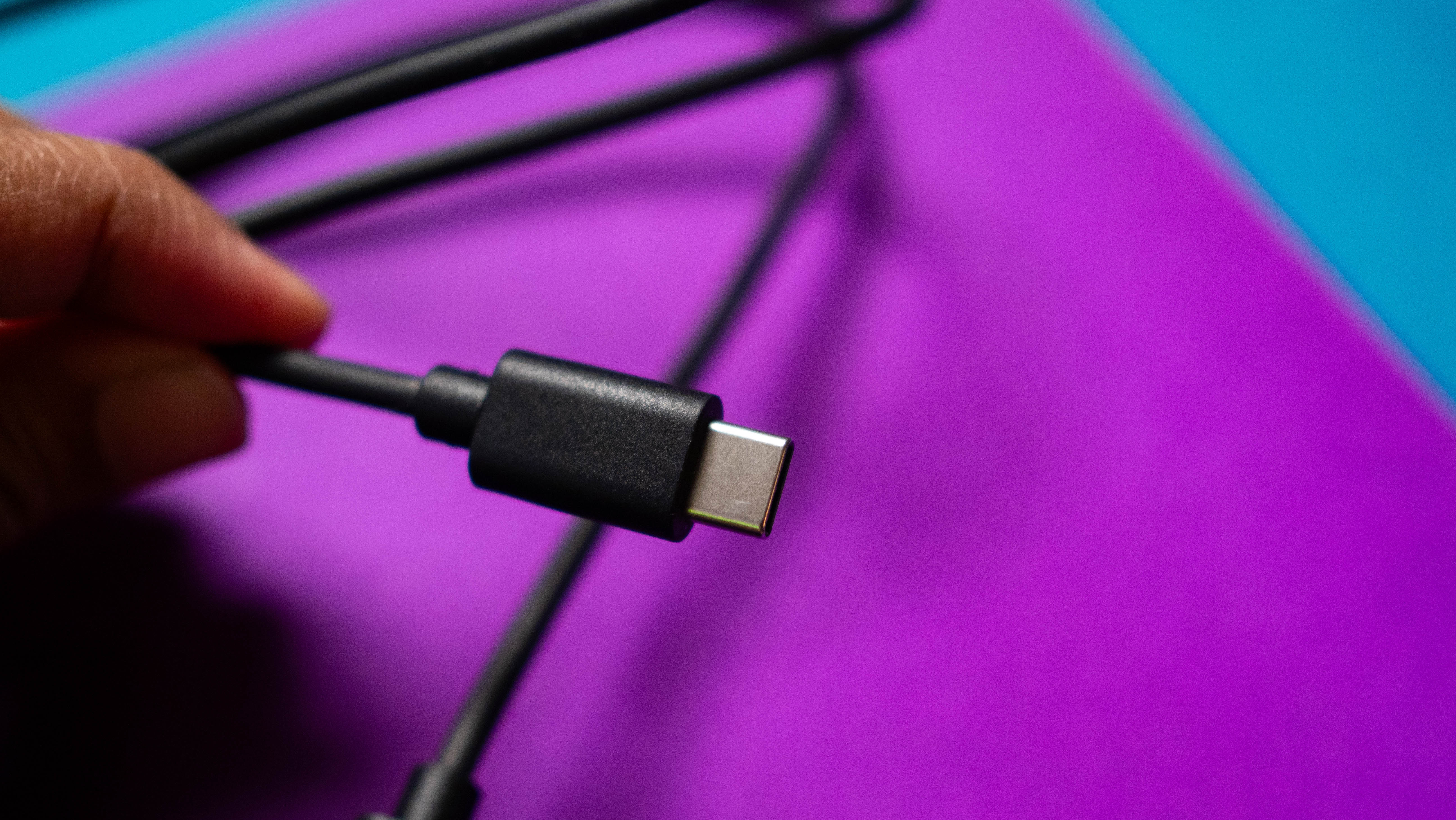 Satechi OntheGo 3-in-1 Qi 2 Travel Charger review