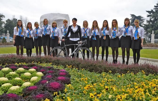 The BePink squad has partnered with the Astana team for 2014 and the women's team was part of Astana's official team presentation at the Villa Fenaroli in Brescia