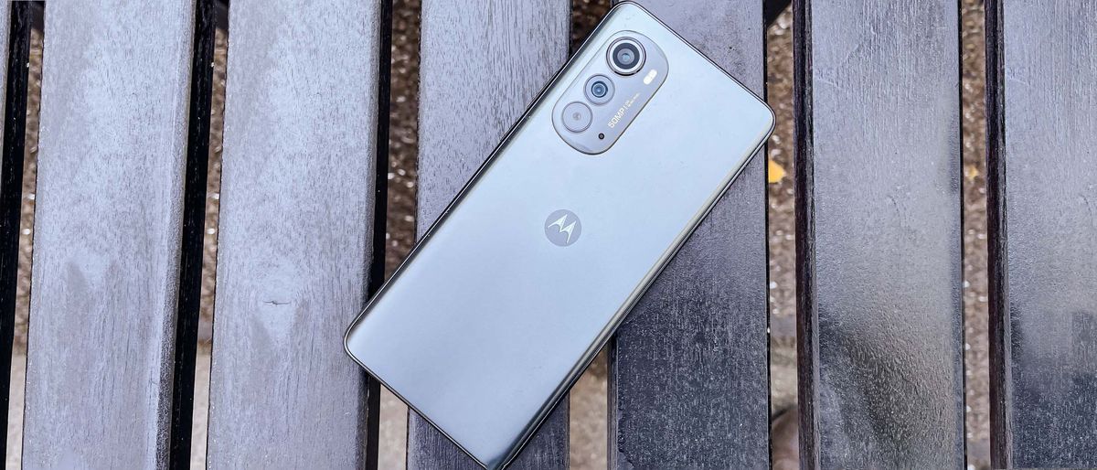 Motorola Edge 2022 cameras