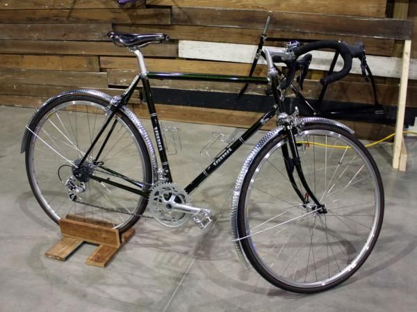 This Villin road bike quietly shows off the skills of builder Alexis Dold.