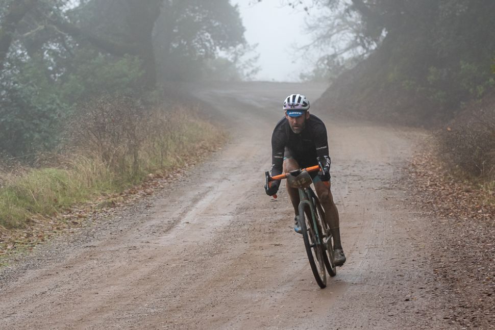 Geoff Kabush hits the gravel descent at Low Gap