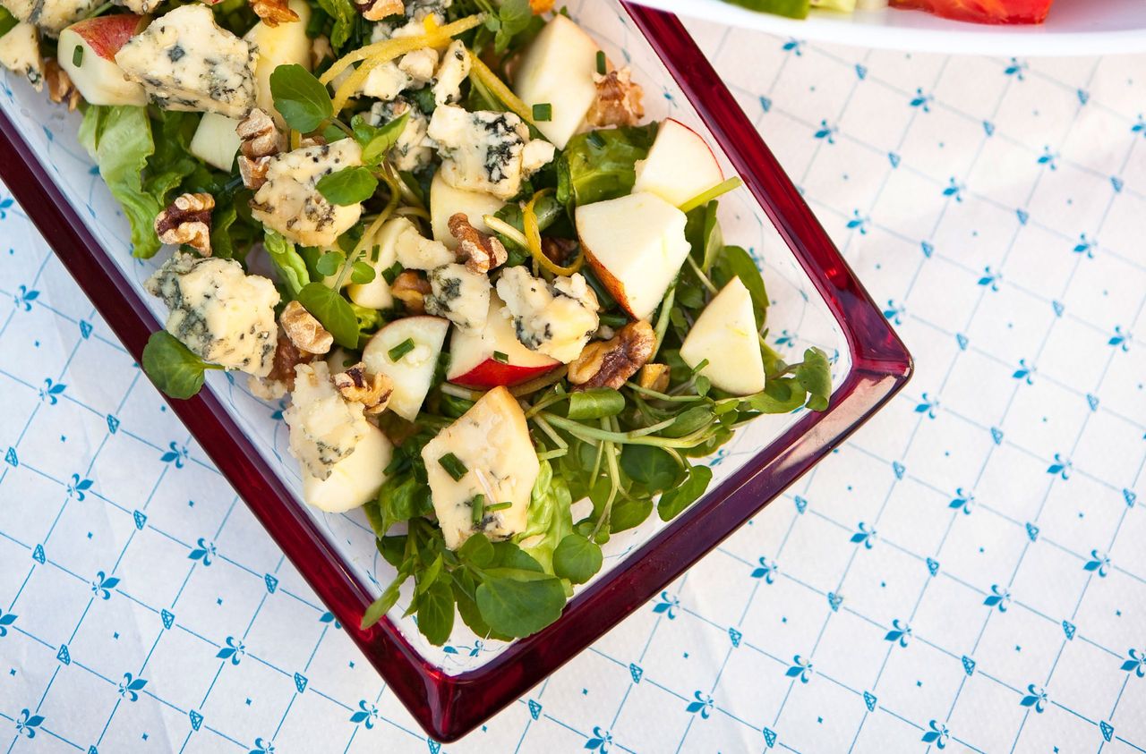 Stilton, apple and walnut salad