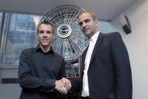 Philippe Gilbert meets Silence-Lotto team manager Marc Sergeant