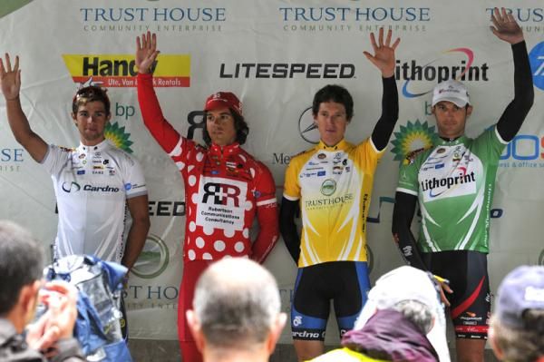 The final classification jersey winners took to the podium for one last time.