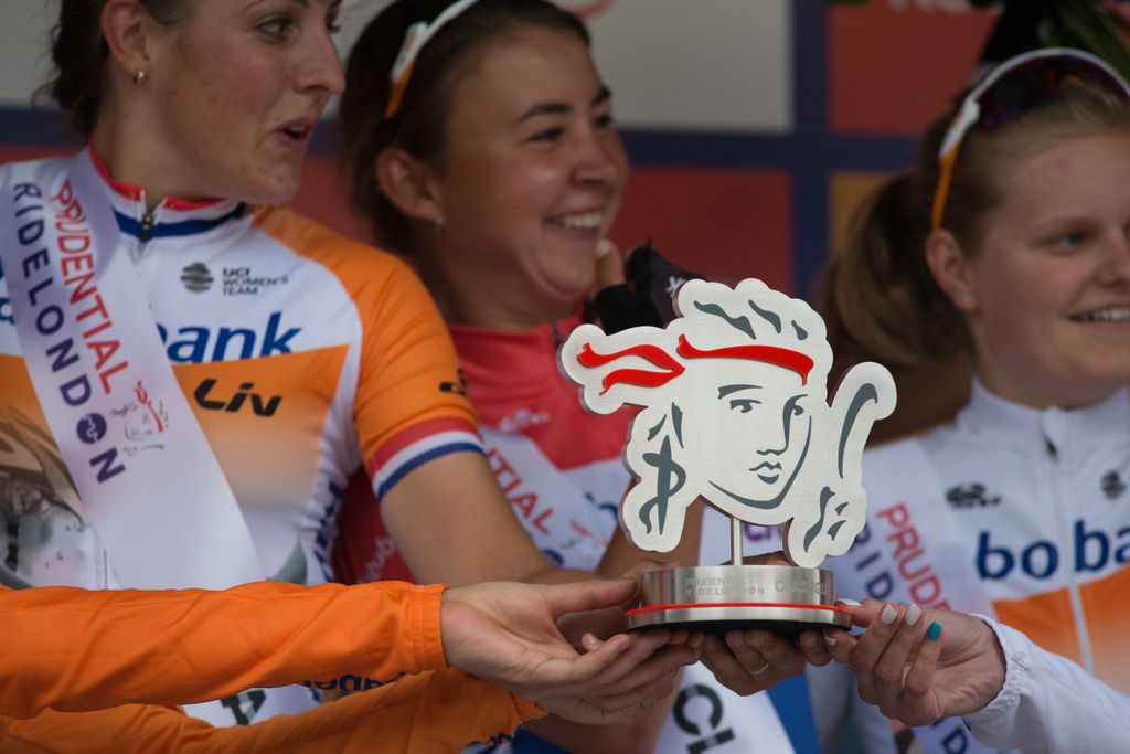 The prize for the best team
