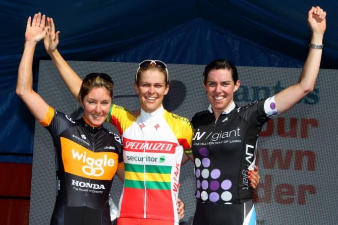 The podium - Rochelle Gilmore (Wiggle Honda), Kimberley Wells (Specialized - Securitor) and Jenny Macpherson (Liv Giant)