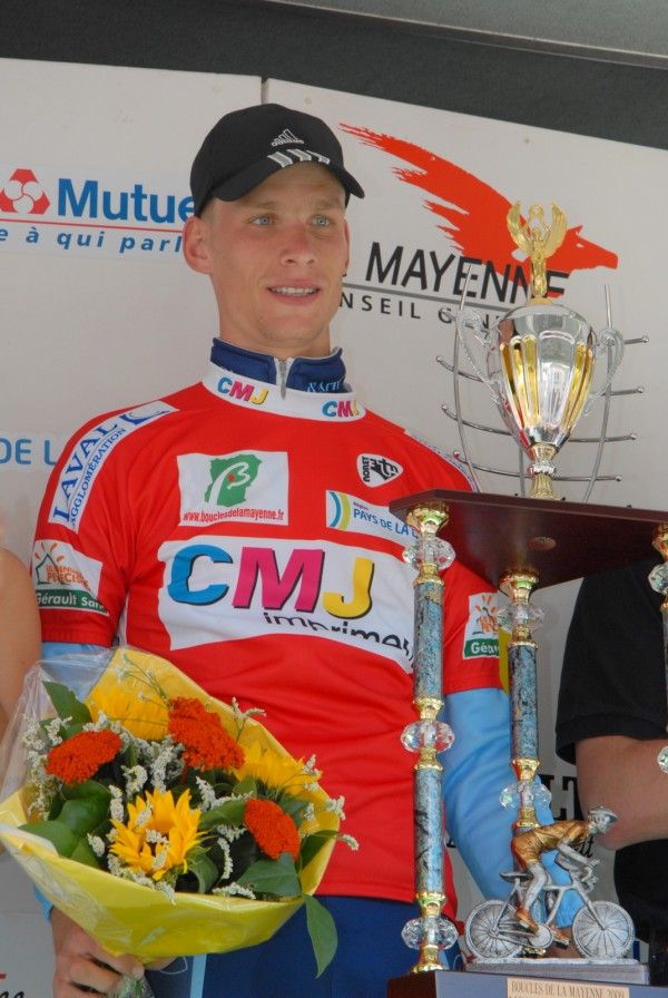 Julien Fouchard (Cotes d'Armor Maitre Jacques) takes Boucles de la Mayenne's best amateur award.