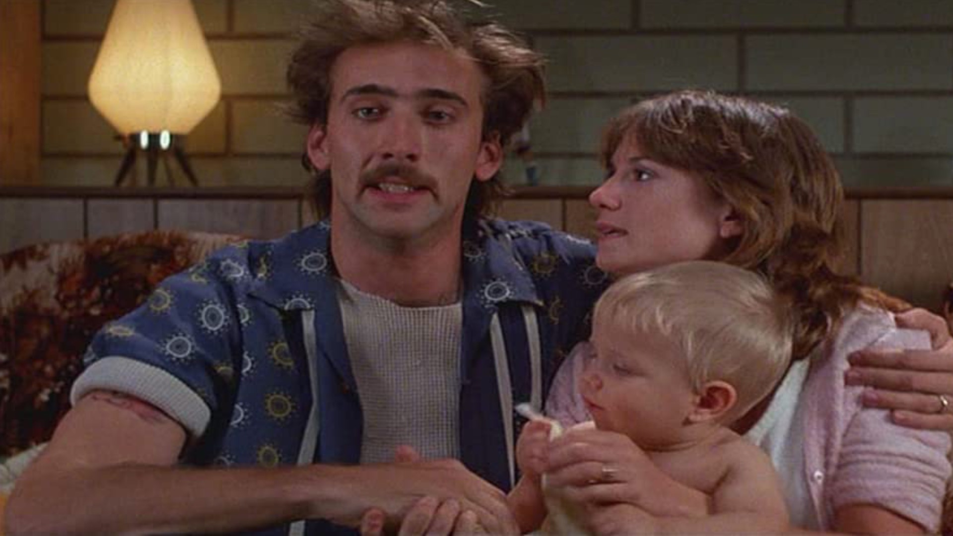 Nicolas Cage und Holly Hunter in „Raising Arizona“.