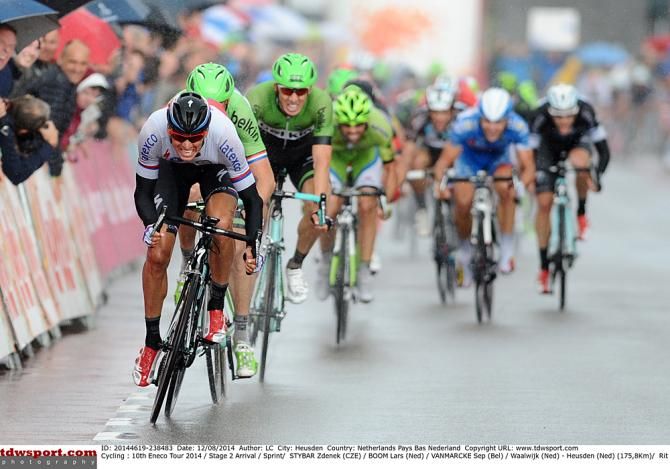 Zdenek Stybar (Omega Pharma-QuickStep) crosses the line first to take the stage 2 win ahead of Belkin teammates