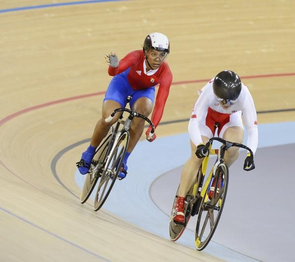 Lisandra Guerra Rodriguez (Cuba) and Shuang Guo (China) go head-to-head in the sprint 1/4 finals