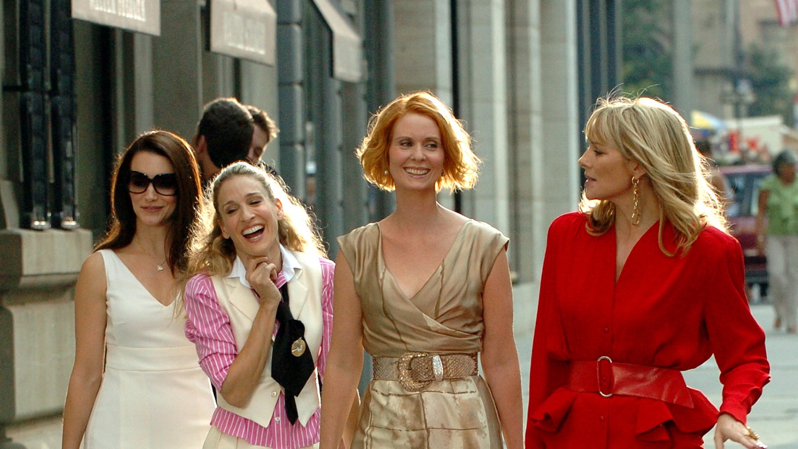 SPOJENÉ STÁTY AMERICKÉ – 21. ZÁŘÍ: Kirsten Davis, Sarah Jessica Parker, Cynthia Davis a Sex And The City se sešly pro svůj celovečerní film ...natáčení na Park Ave v 55. hodin (Foto Richard Corkery/NY Daily News Archive via Getty Images)