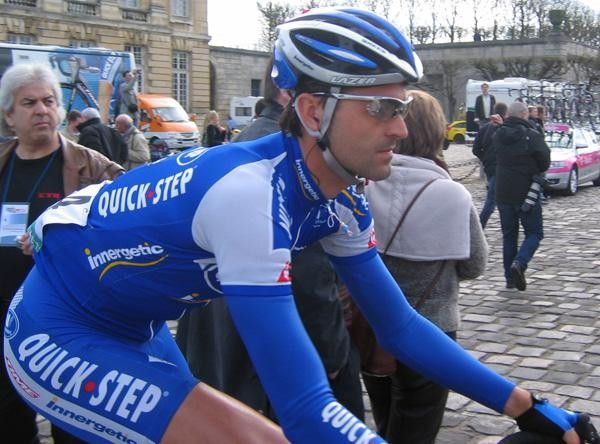 Kevin Hulsmans (Quick.Step) running late