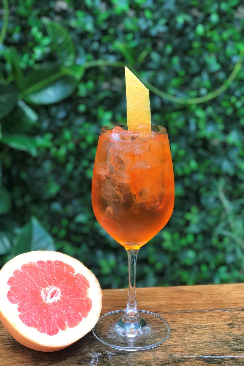 Grapefruit Spritz cocktail