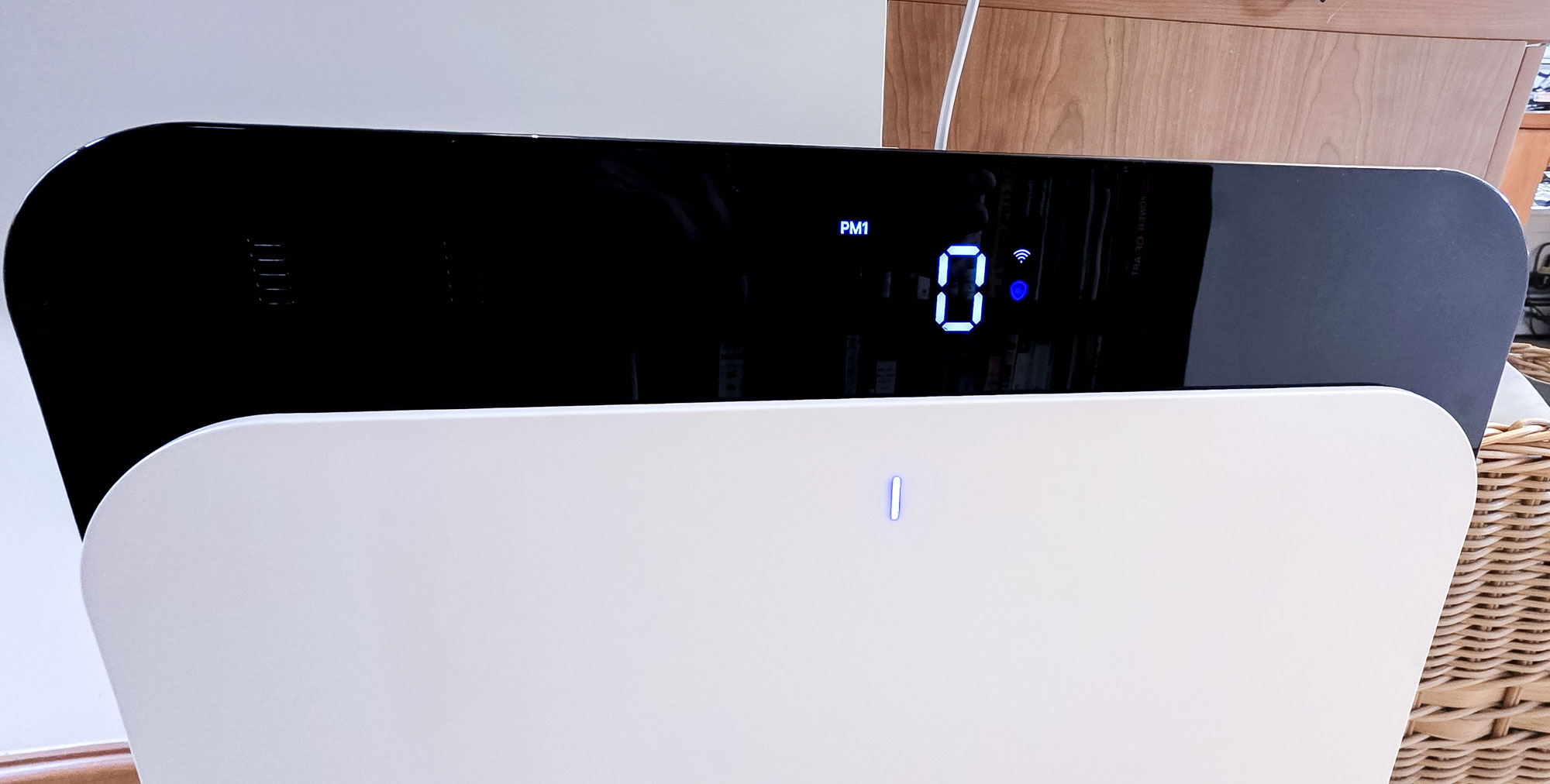 Blueair Classic Pro CP7i air purifier display