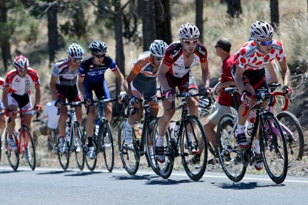 Darren Lill (Fly V Australia) leads teammate Ben Day on one of the KOM climbs.