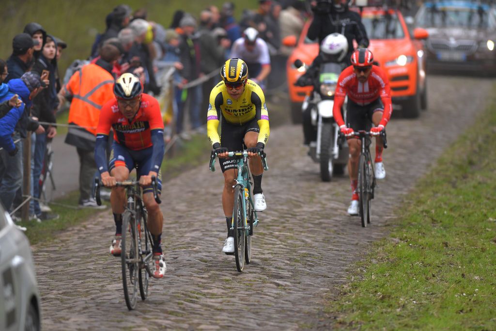 Wout Van Aert chasing through Arenberg after his mechanical
