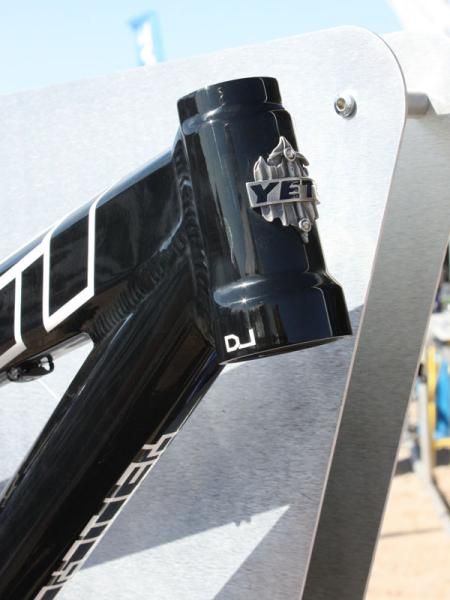 The new Yeti DJ get a tapered front end to accommodate the new crop of super-stiff single-crown forks.