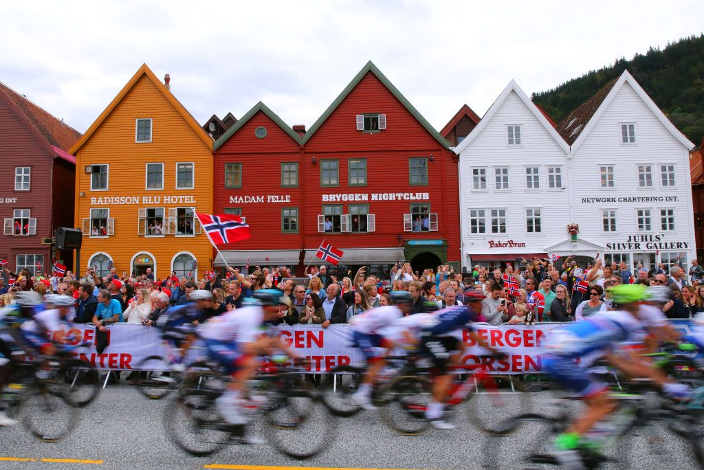 Cycling: 90th Road World Championships 2017 / Men Elite Road Race
Peloton / Bergen City / Fans / Public /
Bergen - Bergen (276,5km) / RR / Bergen / RWC / &Acirc;&copy; Tim De Waele
