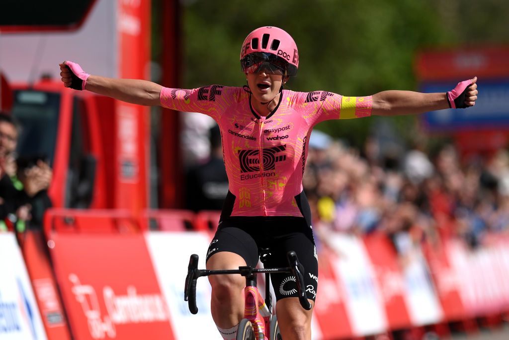 La Vuelta Femenina Kristen Faulkner wins echelonheavy stage 4 with